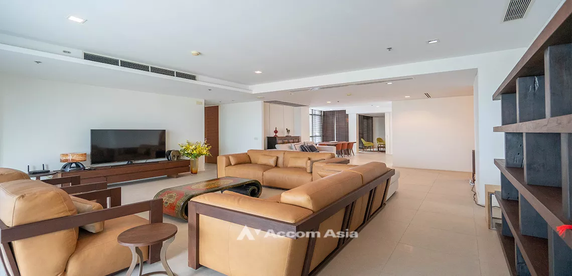 Luxury |  3 Bedrooms  Condominium For Sale in Charoennakorn, Bangkok  near BTS Krung Thon Buri (AA30829)