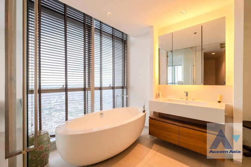 16  3 br Condominium For Sale in Charoen Nakhon ,Bangkok BTS Krung Thon Buri at The River Condominium AA30829