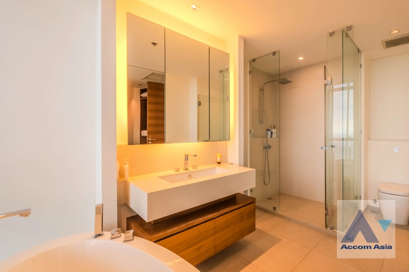 17  3 br Condominium For Sale in Charoen Nakhon ,Bangkok BTS Krung Thon Buri at The River Condominium AA30829