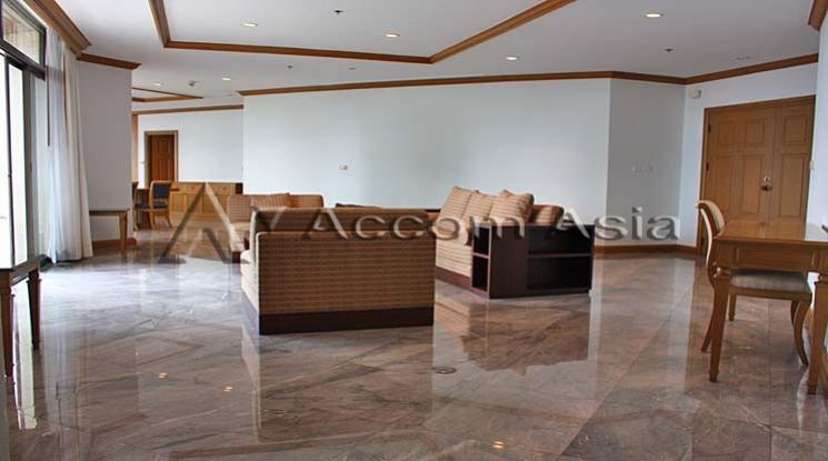 Pet friendly condominium for rent in Sukhumvit, Bangkok Code 24535