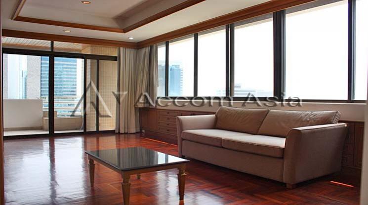 Pet friendly condominium for rent in Sukhumvit, Bangkok Code 24535