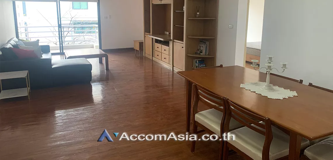  3 Bedrooms  Condominium For Sale in Sathorn, Bangkok  near BTS Chong Nonsi - MRT Lumphini (AA30835)