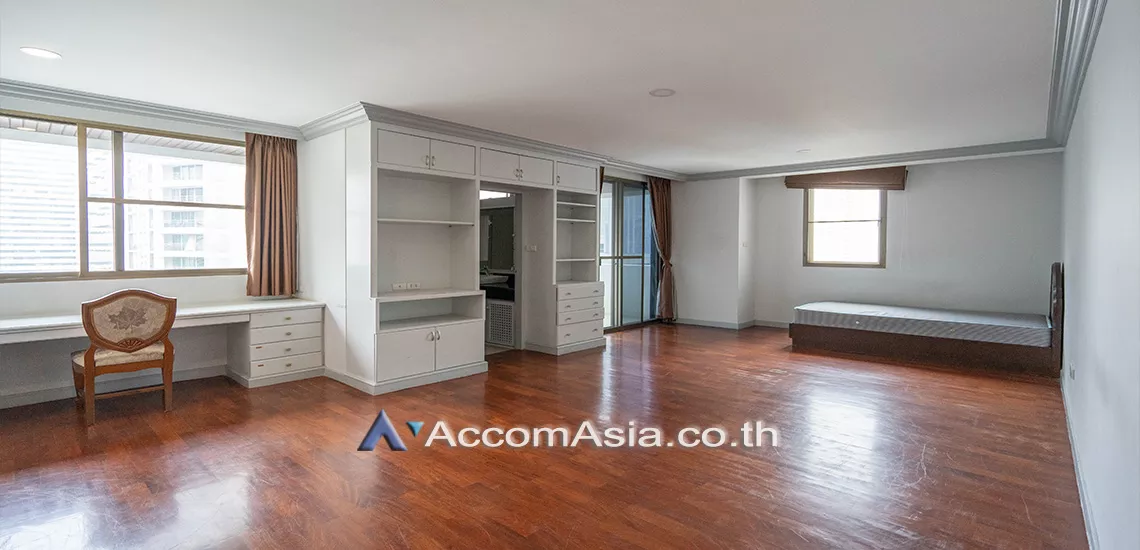 Pet friendly |  3 Bedrooms  Apartment For Rent in Sukhumvit, Bangkok  near BTS Asok - MRT Sukhumvit (AA30859)