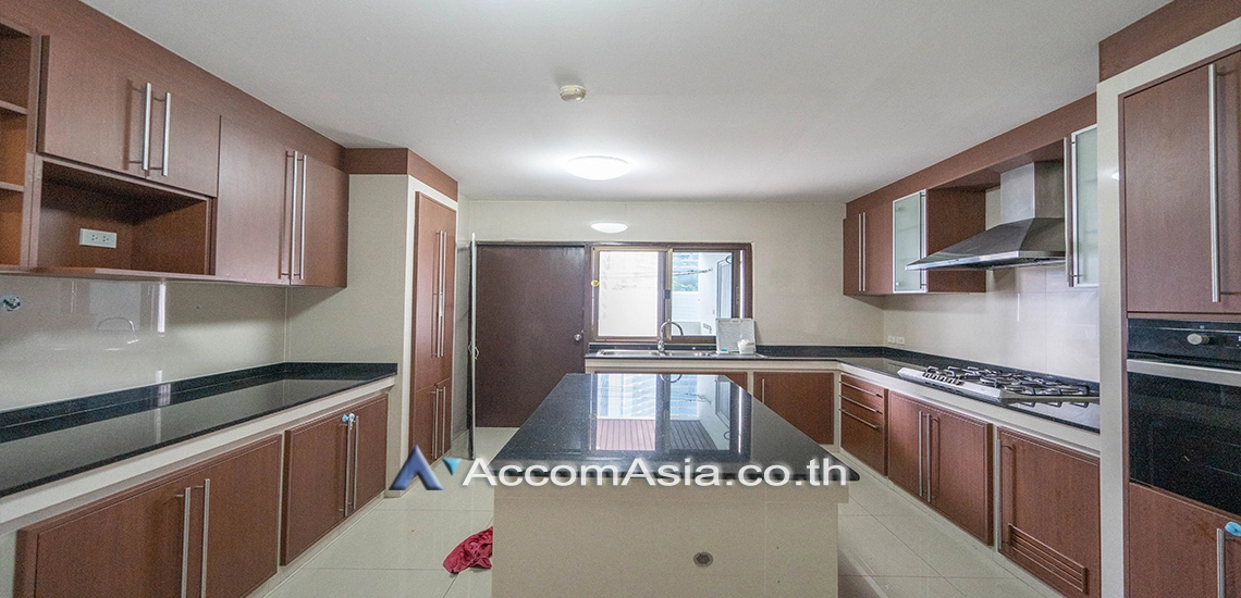 6  3 br Apartment For Rent in Sukhumvit ,Bangkok BTS Asok - MRT Sukhumvit at Family-Friendly 360 SQ.M. Residence Near Terminal 21 AA30859