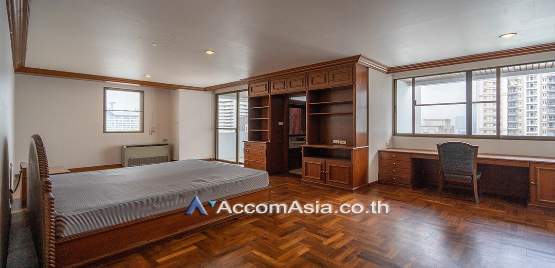 10  3 br Apartment For Rent in Sukhumvit ,Bangkok BTS Asok - MRT Sukhumvit at Family-Friendly 360 SQ.M. Residence Near Terminal 21 AA30860