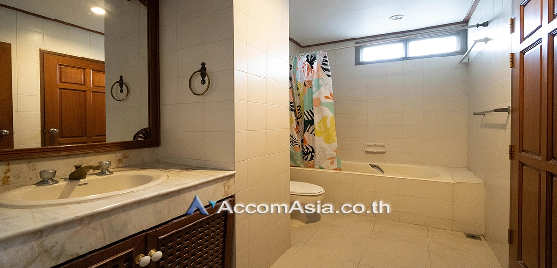 7  3 br Apartment For Rent in Sukhumvit ,Bangkok BTS Asok - MRT Sukhumvit at Family-Friendly 360 SQ.M. Residence Near Terminal 21 AA30860