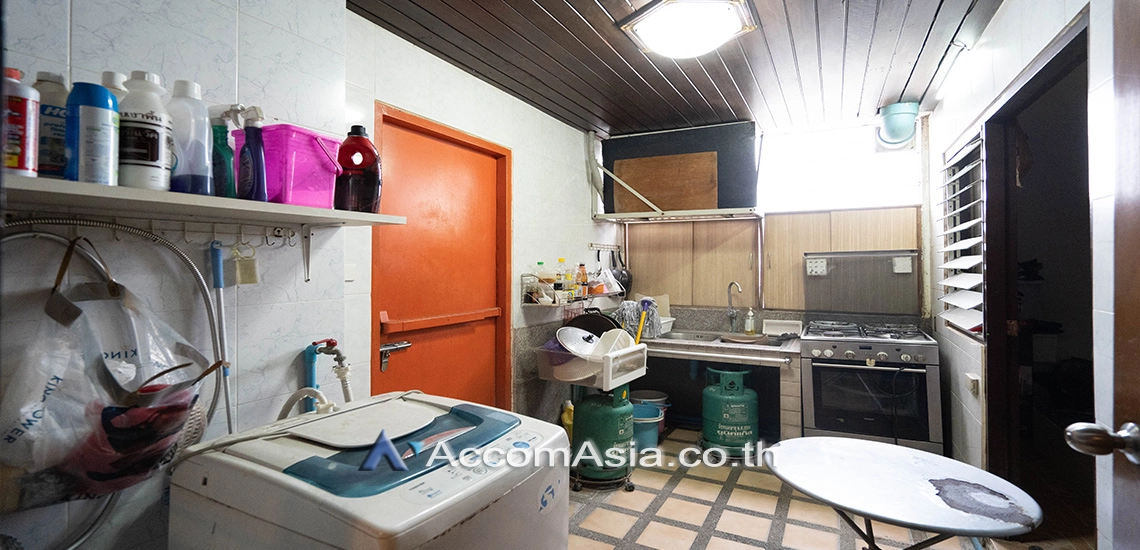 16  3 br Condominium for rent and sale in Sukhumvit ,Bangkok BTS Ekkamai at Oriental Tower AA30866