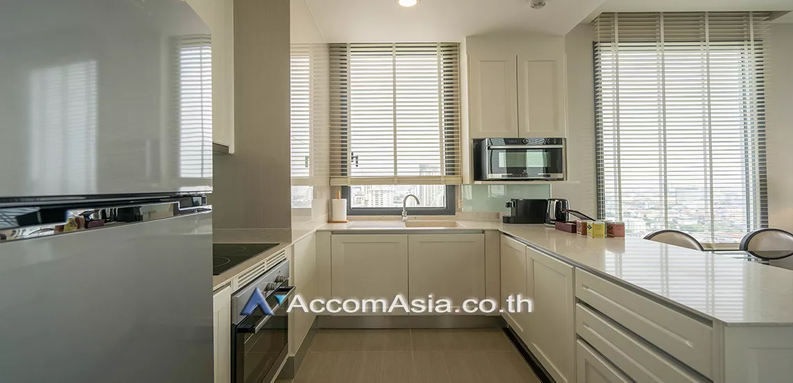 1 Bedroom  Apartment For Rent in Sukhumvit, Bangkok  near BTS Phrom Phong (AA30871)