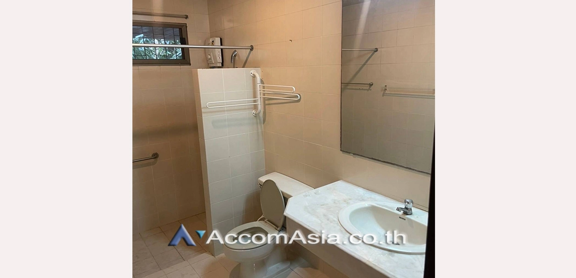 11  4 br Townhouse for rent and sale in Sukhumvit ,Bangkok BTS Thong Lo AA30874