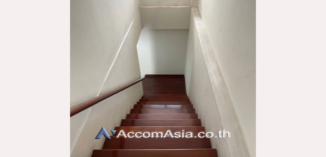 8  4 br Townhouse for rent and sale in Sukhumvit ,Bangkok BTS Thong Lo AA30874