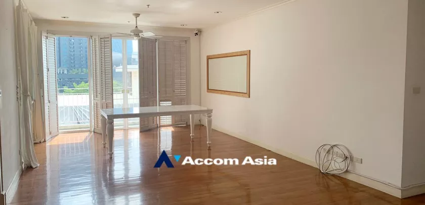  3 Bedrooms  Apartment For Rent in Sathorn, Bangkok  near MRT Lumphini (AA30883)