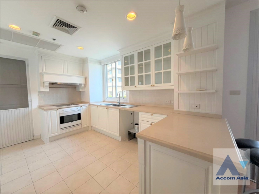 unitPet friendly |  2 Bedrooms  Apartment For Rent & Sale in Sathorn, Bangkok  near MRT Lumphini (AA30883)