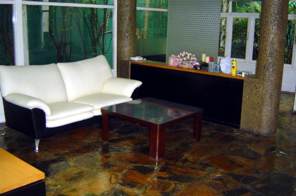 unit 3 Bedrooms  House For Rent in Sukhumvit, Bangkok  near BTS Thong Lo (9007301)