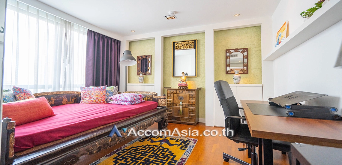 14  3 br Condominium For Rent in Ploenchit ,Bangkok BTS Chitlom at Baan Na Varang AA30897