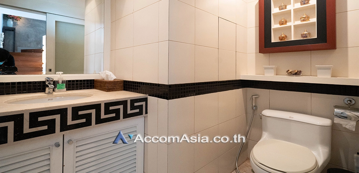 19  3 br Condominium for rent and sale in Ploenchit ,Bangkok BTS Chitlom at Baan Na Varang AA30897