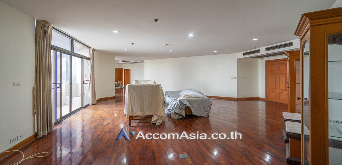 Pet friendly |  3 Bedrooms  Condominium For Rent in Sukhumvit, Bangkok  near BTS Phrom Phong (AA30910)