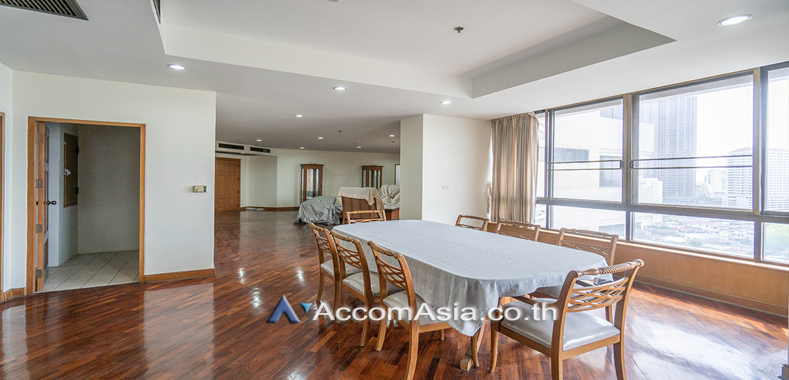 Pet friendly |  3 Bedrooms  Condominium For Rent in Sukhumvit, Bangkok  near BTS Phrom Phong (AA30910)