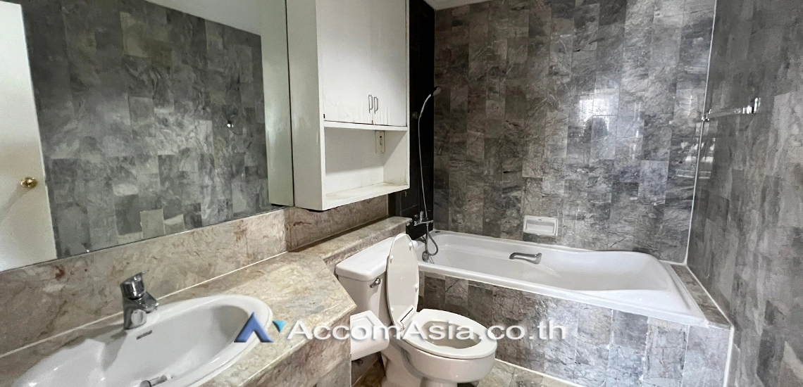 30  5 br Apartment For Rent in Silom ,Bangkok BTS Chong Nonsi at Simply Life AA30914