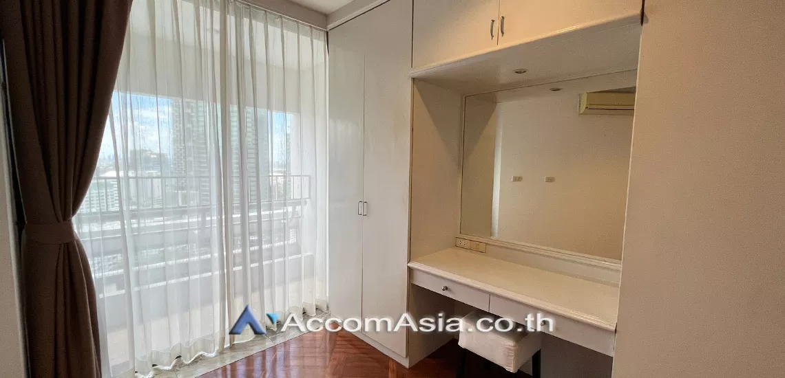 24  5 br Apartment For Rent in Silom ,Bangkok BTS Chong Nonsi at Simply Life AA30914