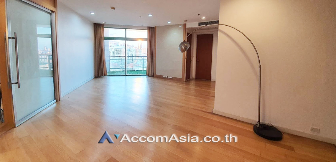 Chatrium Riverside Condominium  4 Bedroom for Sale & Rent BTS Saphan Taksin in Rama3 Bangkok