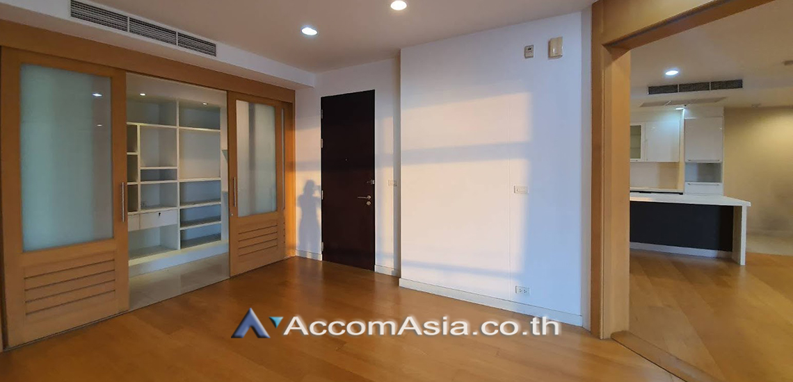 4  4 br Condominium for rent and sale in Rama 3 ,Bangkok BTS Saphan Taksin at Chatrium Riverside AA30915