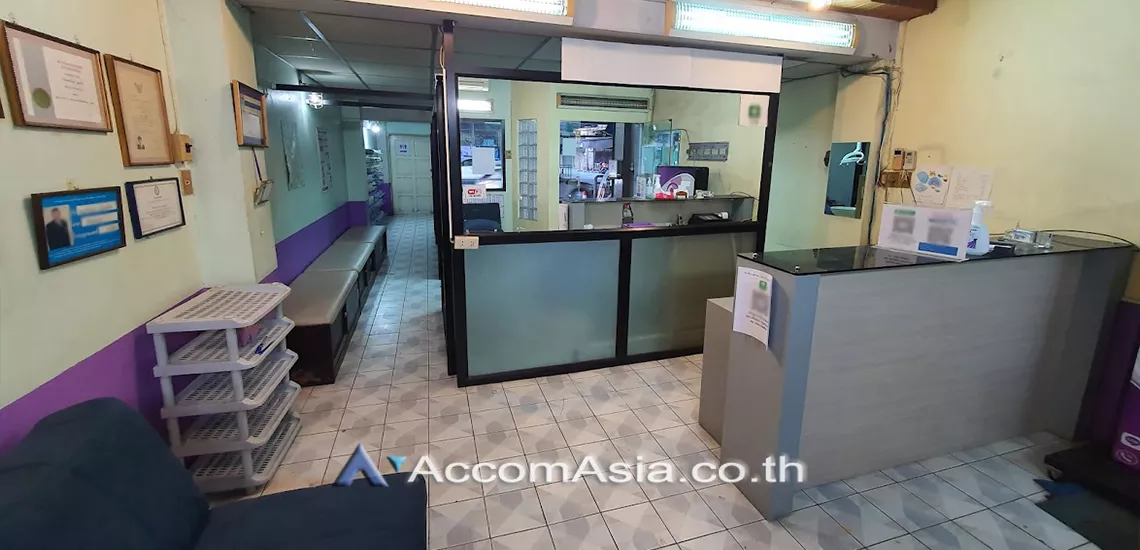  1  5 br Building For Sale in phaholyothin ,Bangkok  AA30927