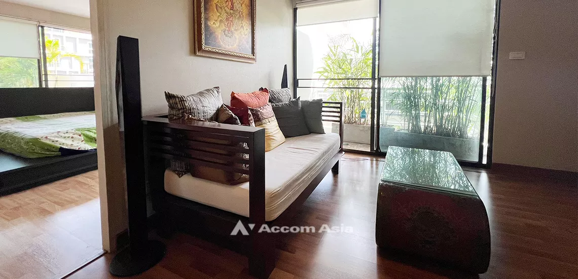 Huge Terrace |  2 Bedrooms  Condominium For Rent & Sale in Sathorn, Bangkok  near BTS Chong Nonsi - MRT Lumphini (AA30931)