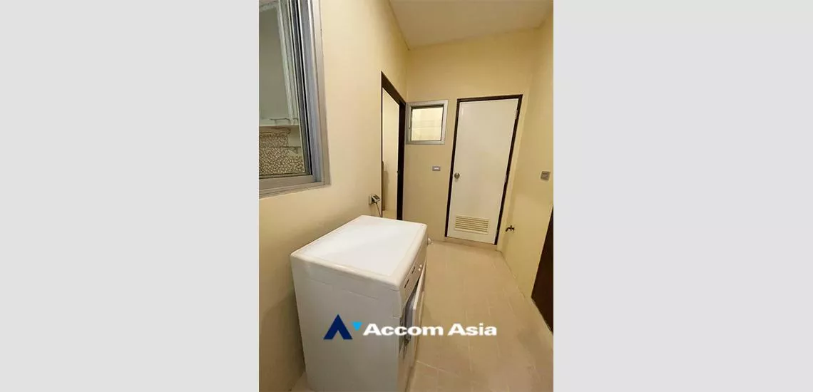 9  3 br Apartment For Rent in Sukhumvit ,Bangkok BTS Asok - MRT Sukhumvit at Elegant place for a Pet Friendly AA30947