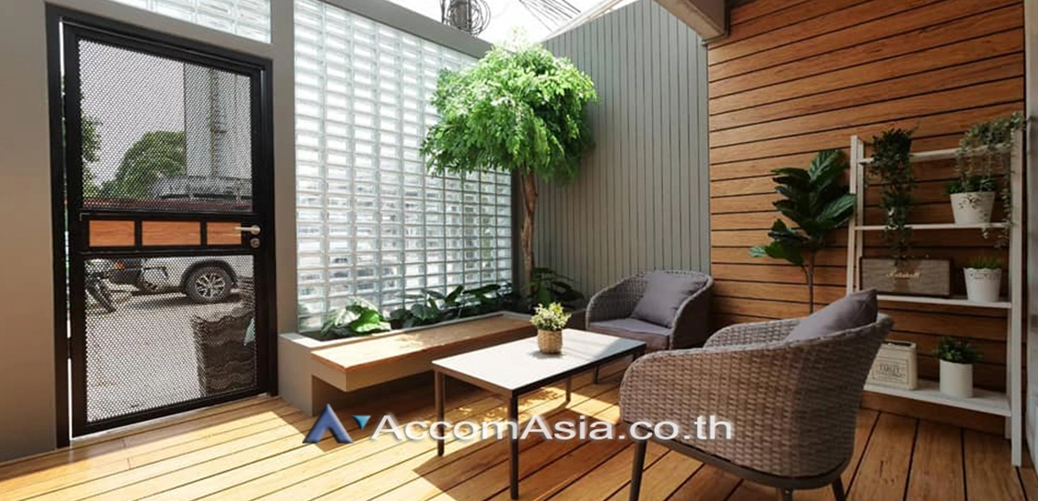 4  3 br House For Rent in Sukhumvit ,Bangkok BTS Phra khanong at Safe and local lifestyle Home AA30954