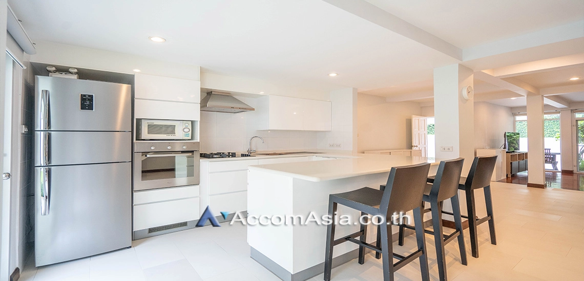 7  3 br House for rent and sale in Sukhumvit ,Bangkok BTS Ekkamai at Ekkamai Cozy House with swimming pool AA30960