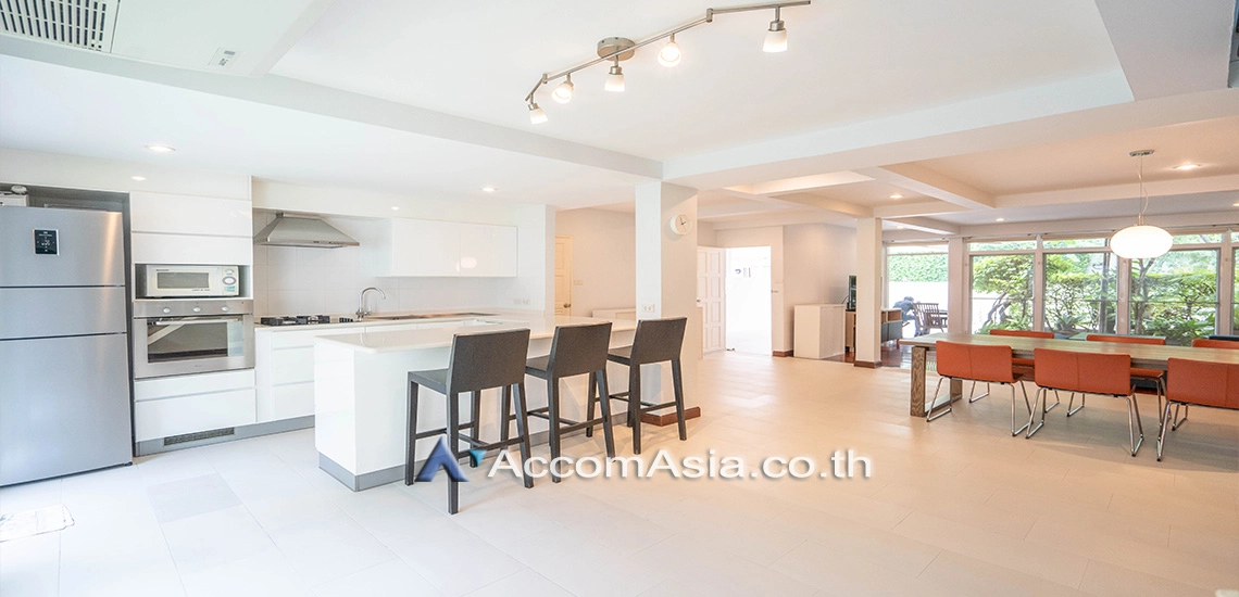 5  3 br House For Rent in Sukhumvit ,Bangkok BTS Thong Lo at Ekkamai Cozy House with swimming pool AA30960