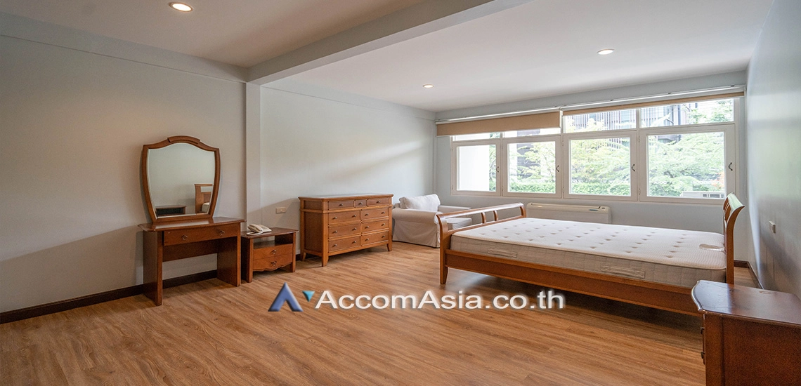 13  3 br House For Rent in Sukhumvit ,Bangkok BTS Thong Lo at Ekkamai Cozy House with swimming pool AA30960