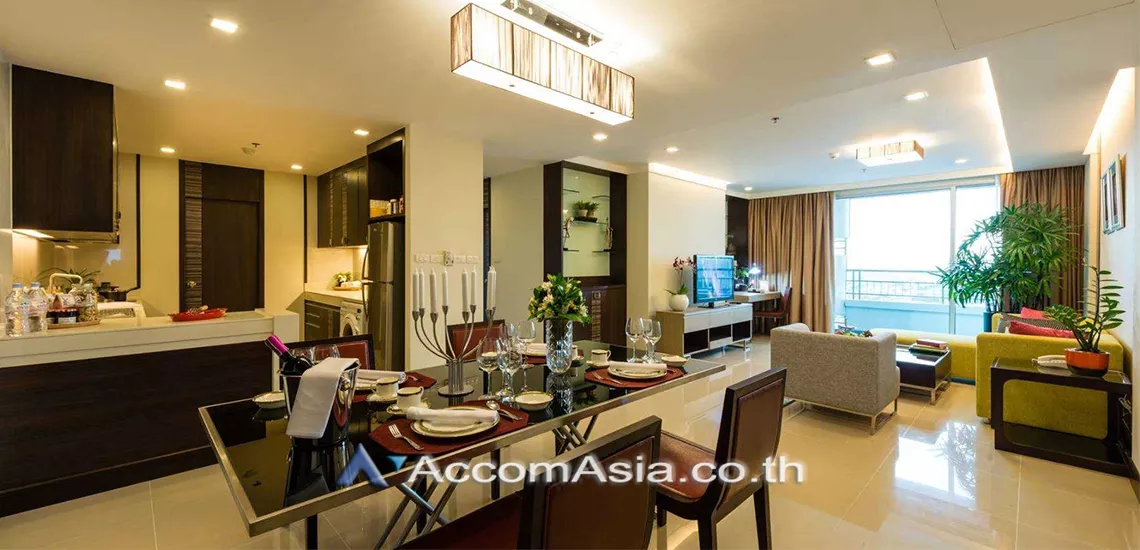  3 Bedrooms  Apartment For Rent in Sukhumvit, Bangkok  near BTS Ekkamai (AA30970)
