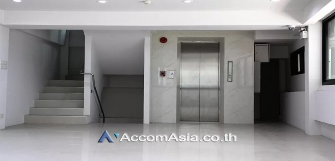  1  Studio Building For Rent in Phaholyothin ,Bangkok BTS Chitlom - ARL Lat krabang AA30992