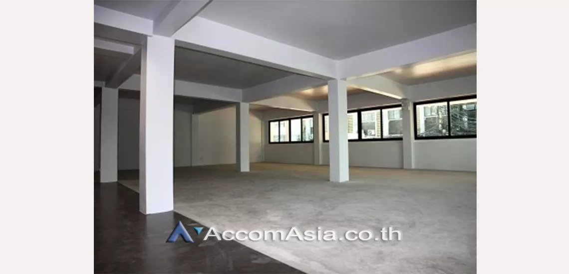  2  Studio Building For Rent in Phaholyothin ,Bangkok BTS Chitlom - ARL Lat krabang AA30993