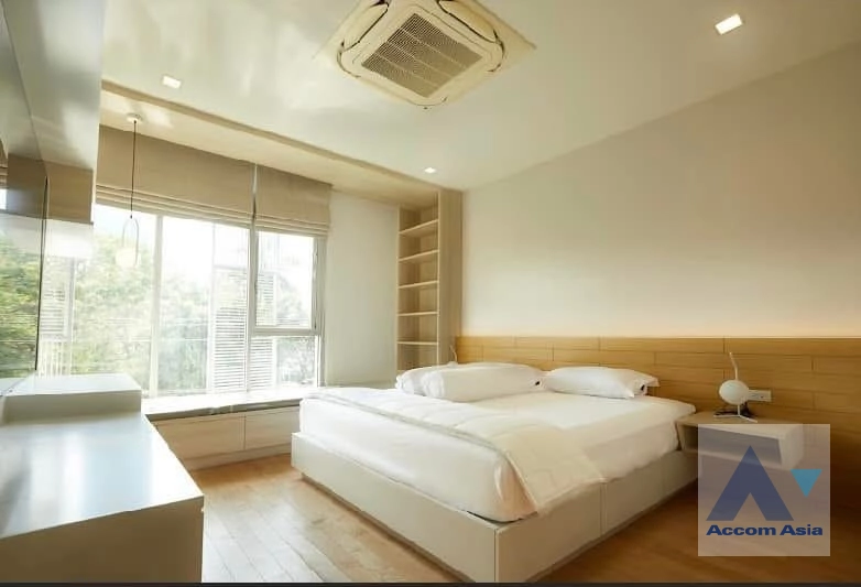 8  3 br House for rent and sale in Ratchadaphisek ,Bangkok MRT Phetchaburi at Modern Executive Houses Compound AA31001