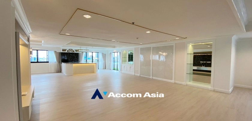  1  4 br Apartment For Rent in Sukhumvit ,Bangkok BTS Asok - MRT Sukhumvit at Perfect Apartment for Big Family, Prime Location Near Main Street AA31009