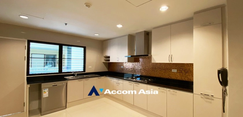 12  4 br Apartment For Rent in Sukhumvit ,Bangkok BTS Asok - MRT Sukhumvit at Perfect Apartment for Big Family, Prime Location Near Main Street AA31009