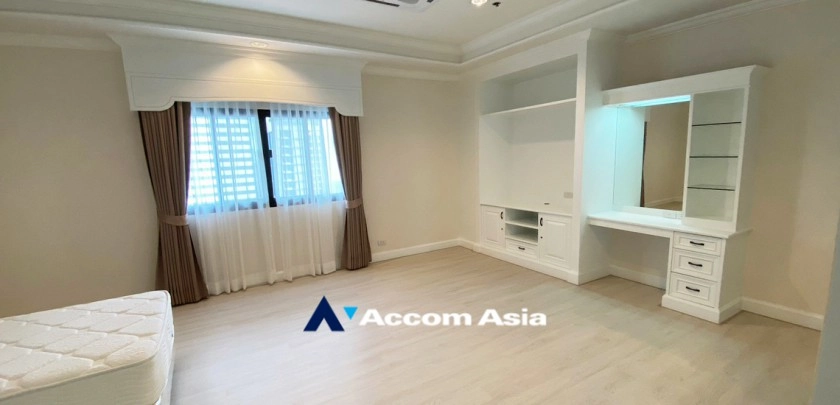 22  4 br Apartment For Rent in Sukhumvit ,Bangkok BTS Asok - MRT Sukhumvit at Perfect Apartment for Big Family, Prime Location Near Main Street AA31009
