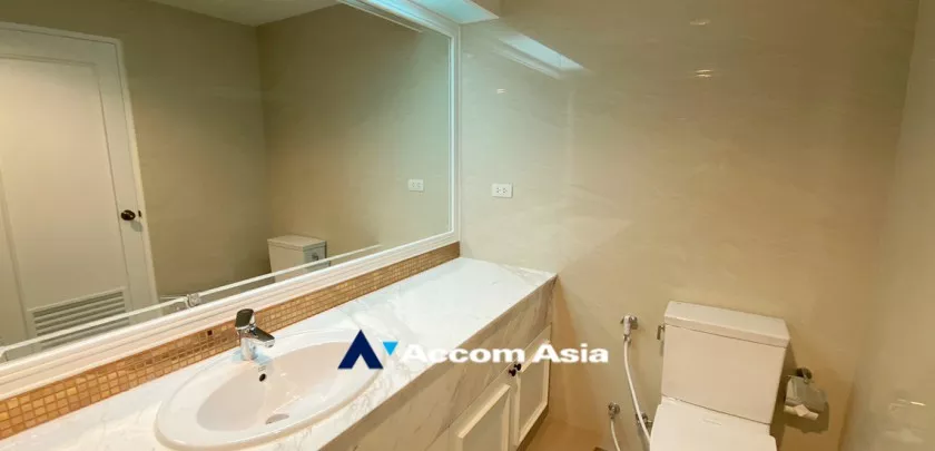 32  4 br Apartment For Rent in Sukhumvit ,Bangkok BTS Asok - MRT Sukhumvit at Comfortable for Living AA31009