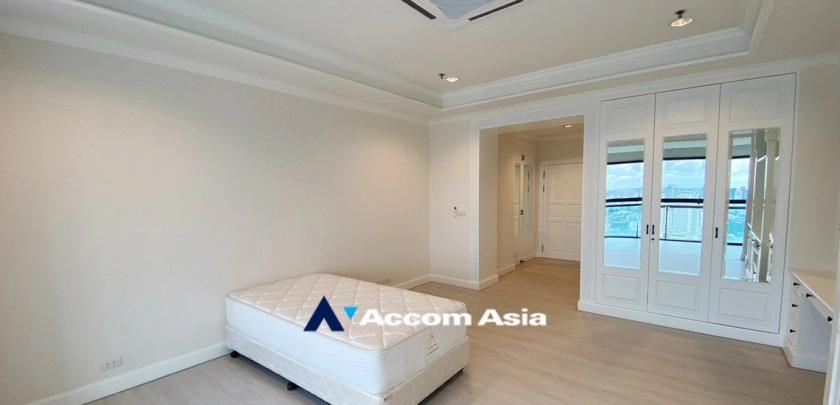 15  4 br Apartment For Rent in Sukhumvit ,Bangkok BTS Asok - MRT Sukhumvit at Perfect Apartment for Big Family, Prime Location Near Main Street AA31009