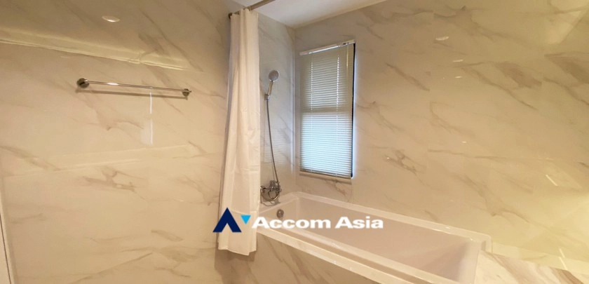 29  4 br Apartment For Rent in Sukhumvit ,Bangkok BTS Asok - MRT Sukhumvit at Perfect Apartment for Big Family, Prime Location Near Main Street AA31009