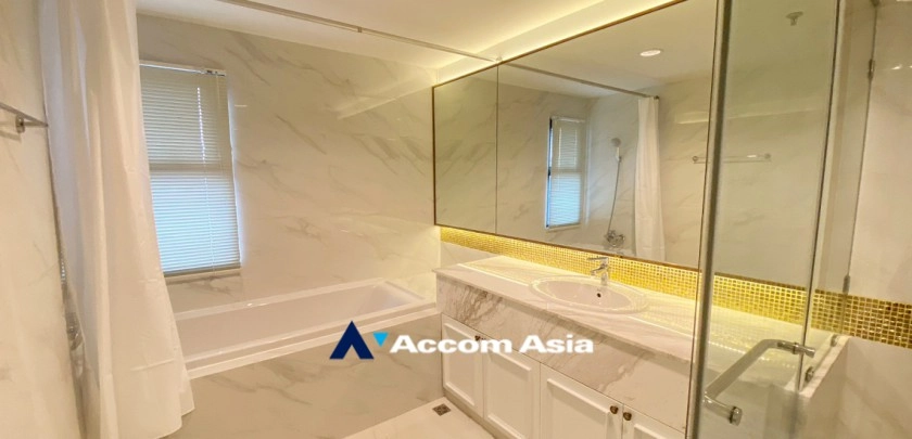 28  4 br Apartment For Rent in Sukhumvit ,Bangkok BTS Asok - MRT Sukhumvit at Perfect Apartment for Big Family, Prime Location Near Main Street AA31009