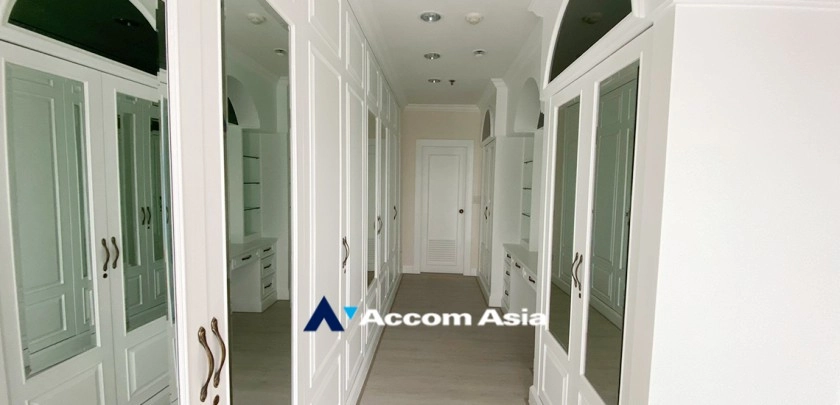 26  4 br Apartment For Rent in Sukhumvit ,Bangkok BTS Asok - MRT Sukhumvit at Perfect Apartment for Big Family, Prime Location Near Main Street AA31009
