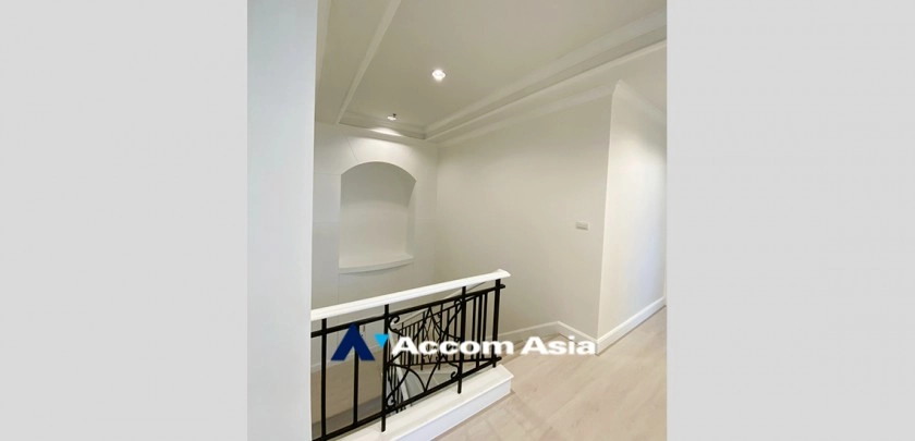 13  4 br Apartment For Rent in Sukhumvit ,Bangkok BTS Asok - MRT Sukhumvit at Perfect Apartment for Big Family, Prime Location Near Main Street AA31009