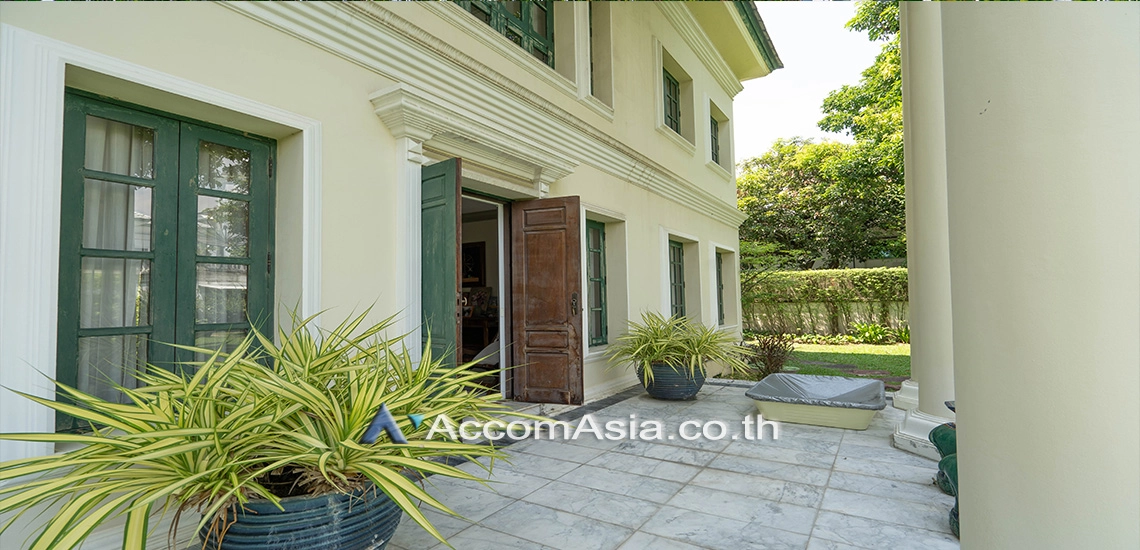 32  3 br House For Rent in Sukhumvit ,Bangkok BTS Ekkamai AA31010