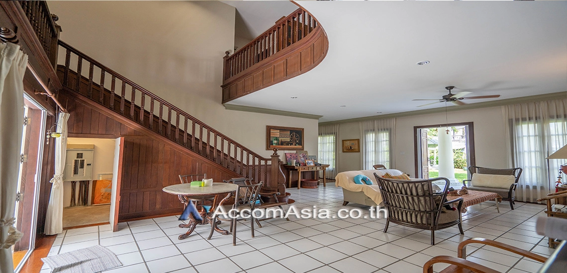 10  3 br House For Rent in Sukhumvit ,Bangkok BTS Ekkamai AA31010