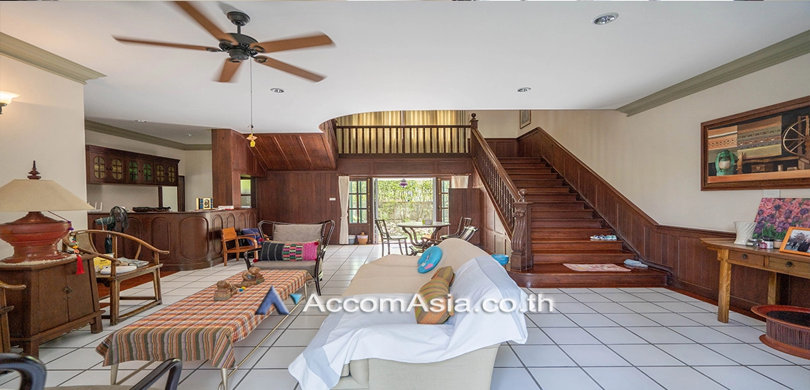 9  3 br House For Rent in Sukhumvit ,Bangkok BTS Ekkamai AA31010