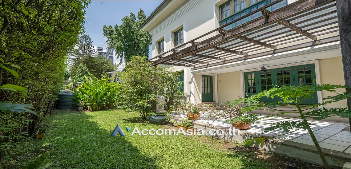 30  3 br House For Rent in sukhumvit ,Bangkok BTS Ekkamai AA31010