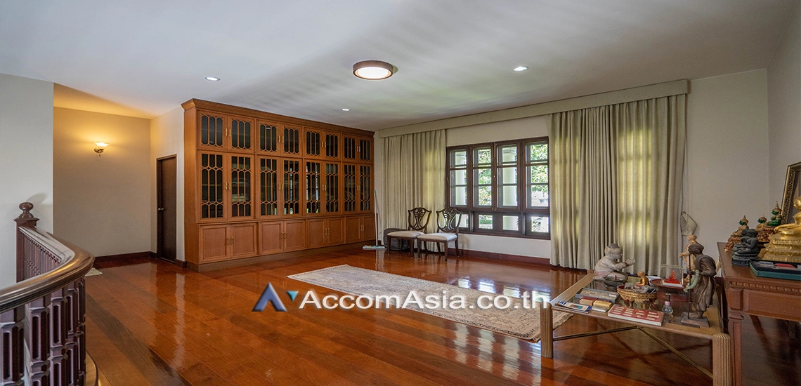 17  3 br House For Rent in Sukhumvit ,Bangkok BTS Ekkamai AA31010